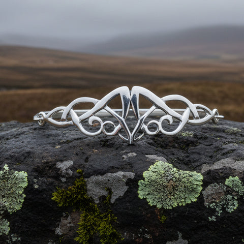 Load image into Gallery viewer, Celtic Knot Bracelet, Celtic Jewelry, Irish Jewelry, Love Knot Jewelry, Bridal Jewelry, Scotland Jewelry, Wife Gift, Ireland Gift, Mom Gift