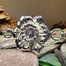 Load image into Gallery viewer, Daffodil Bracelet, Celtic Jewelry, Wales Jewelry, Flower Jewelry, Welsh Bangle Bracelet, Nature Gift, Daffodil Jewelry, Mom Gift, Wife Gift