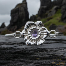 Load image into Gallery viewer, Daffodil Bracelet, Celtic Jewelry, Wales Jewelry, Flower Jewelry, Welsh Bangle Bracelet, Nature Gift, Daffodil Jewelry, Mom Gift, Wife Gift