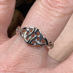 Torra Trinity Knot Ring