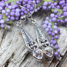 Load image into Gallery viewer, Shamrock Love Earrings