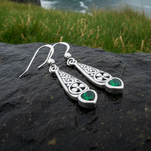 Load image into Gallery viewer, Shamrock Love Earrings