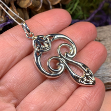 Load image into Gallery viewer, Yseult Celtic Knot Necklace