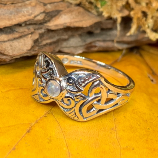 Load image into Gallery viewer, Celtic Triple Moon Ring with Moonstone
