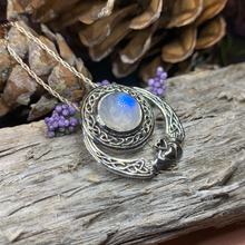 Load image into Gallery viewer, Morna Claddagh Necklace
