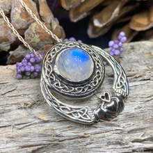 Load image into Gallery viewer, Morna Claddagh Necklace
