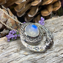 Load image into Gallery viewer, Morna Claddagh Necklace