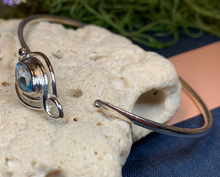 Load image into Gallery viewer, Sorcha Celtic Love Knot Bracelet