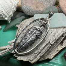 Load image into Gallery viewer, Eagle Feather Necklace