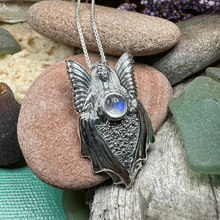 Load image into Gallery viewer, Titania Fairy Queen Necklace
