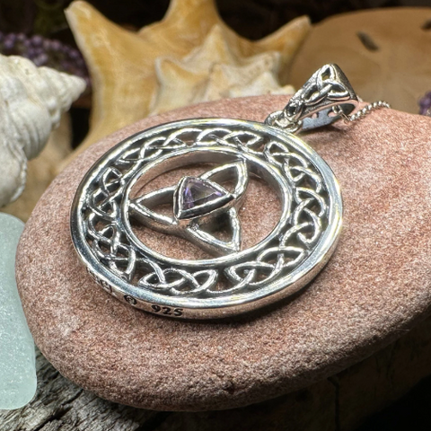 Load image into Gallery viewer, Nyx Trinity Knot Necklace