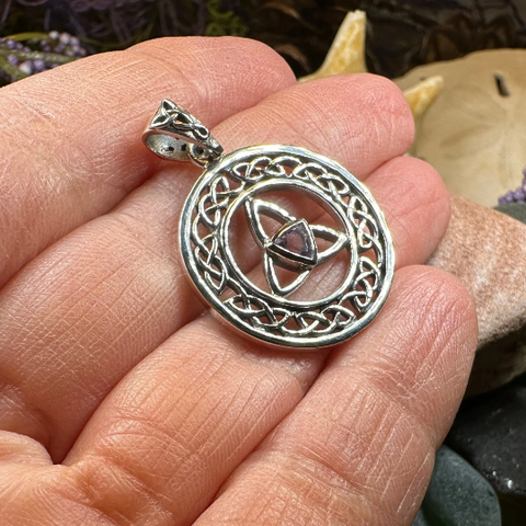 Load image into Gallery viewer, Nyx Trinity Knot Necklace