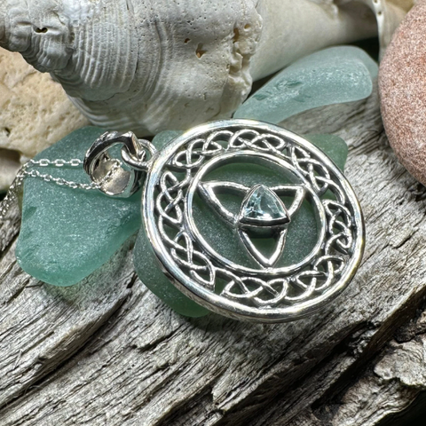 Load image into Gallery viewer, Nyx Trinity Knot Necklace