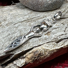 Load image into Gallery viewer, Danu Claddagh Necklace