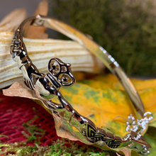 Load image into Gallery viewer, Claddagh Irish Bracelet