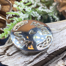 Load image into Gallery viewer, Gaelic "Little Kisses" Necklace