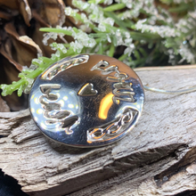 Load image into Gallery viewer, Gaelic "Little Kisses" Necklace