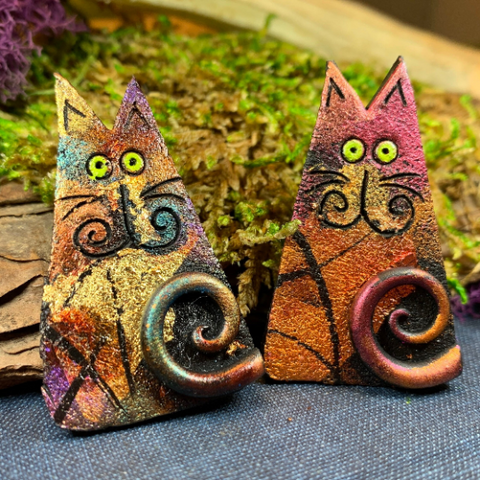 Load image into Gallery viewer, Whimsical Sitting Cat Brooch - Handmade in Scotland