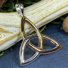 Load image into Gallery viewer, Celtic Trinity Knot Necklace