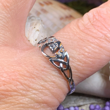 Load image into Gallery viewer, Claddagh Celtic Knot Ring