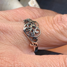 Load image into Gallery viewer, Celtic Knot Heart Ring