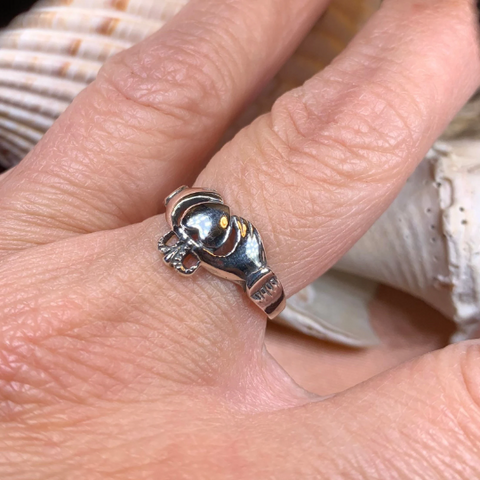 Load image into Gallery viewer, Cushina Irish Claddagh Ring