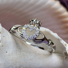 Load image into Gallery viewer, Claddagh Princess Ring