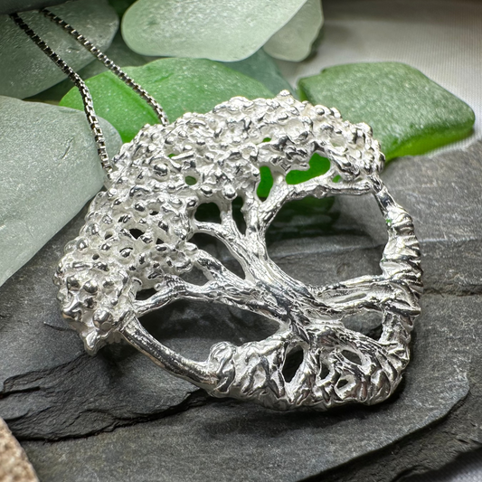 The Tree of Life: A Symbol of Strength, Family, and Connection