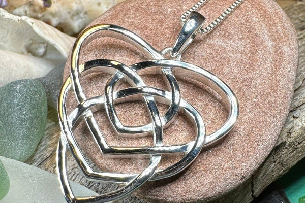 The Celtic Motherhood Knot: A Special Symbol for Moms