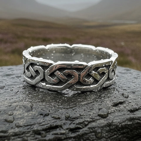 Load image into Gallery viewer, Traditional Celtic Knot Ring
