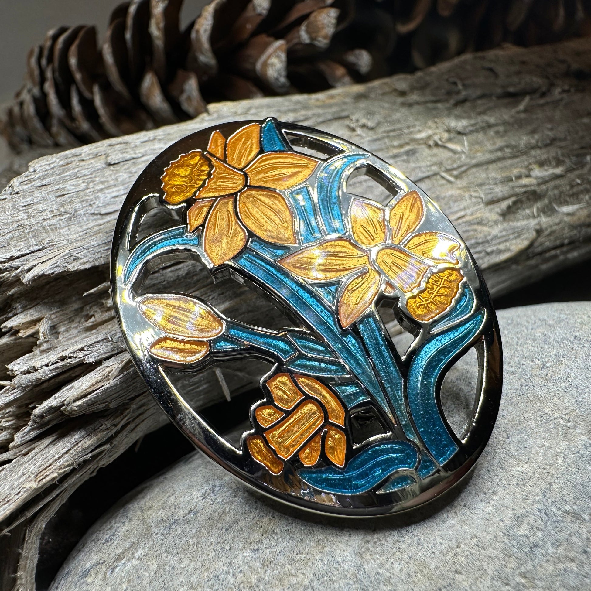 Daffodils of Wales Brooch — view 11