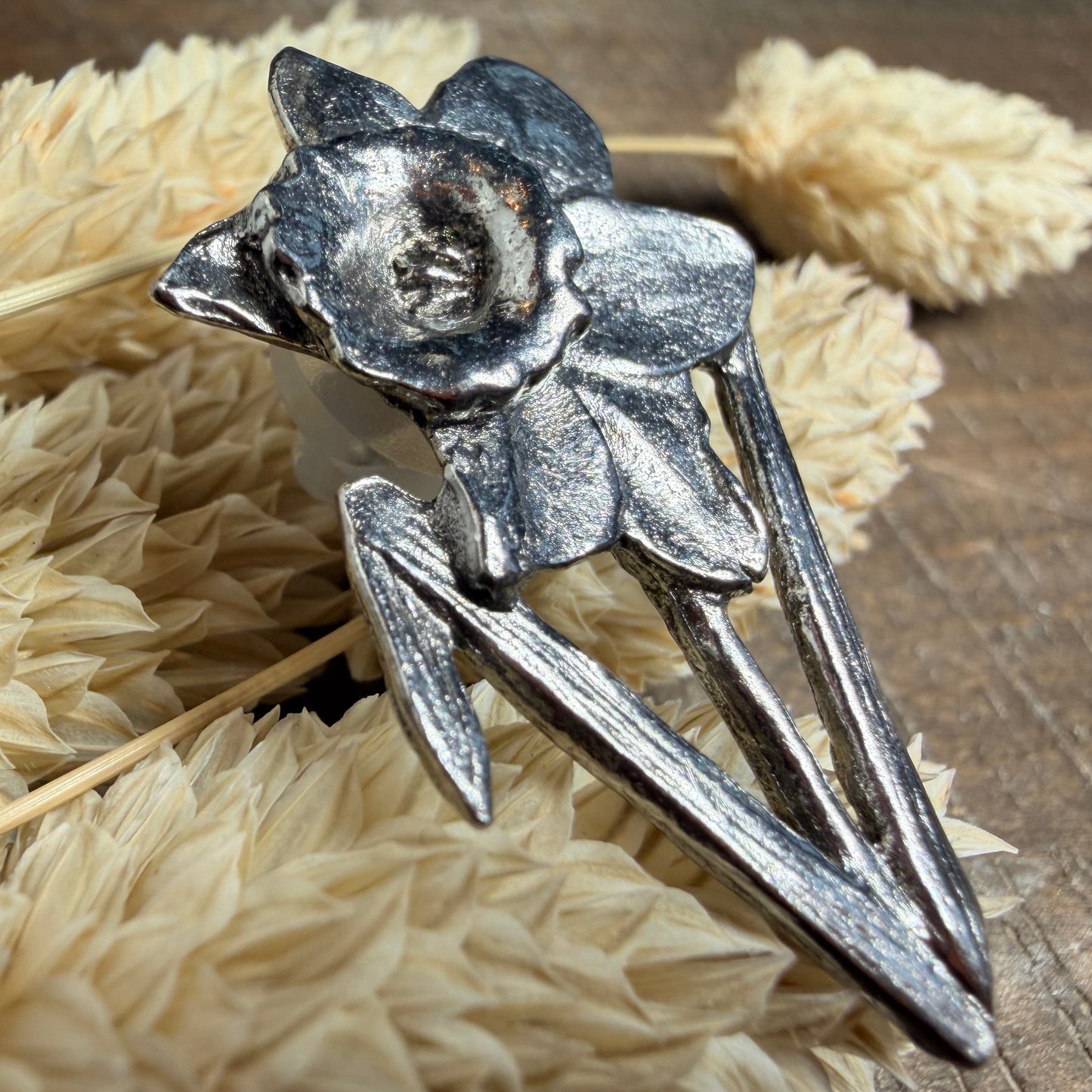 Welsh Daffodil Lapel Pin in Pewter