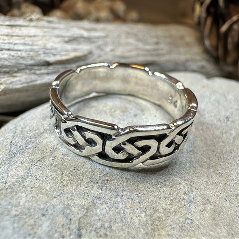 Load image into Gallery viewer, Traditional Celtic Knot Ring
