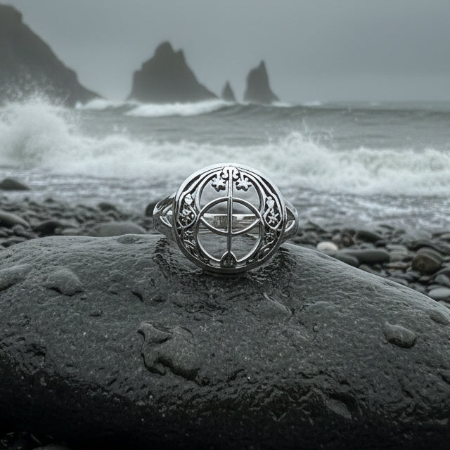 Chalice Well Ring in Sterling Silver