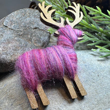 Load image into Gallery viewer, Scottish Highland Stag Scatter Pin
