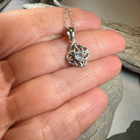 Load image into Gallery viewer, Ashley Celtic Knot Necklace
