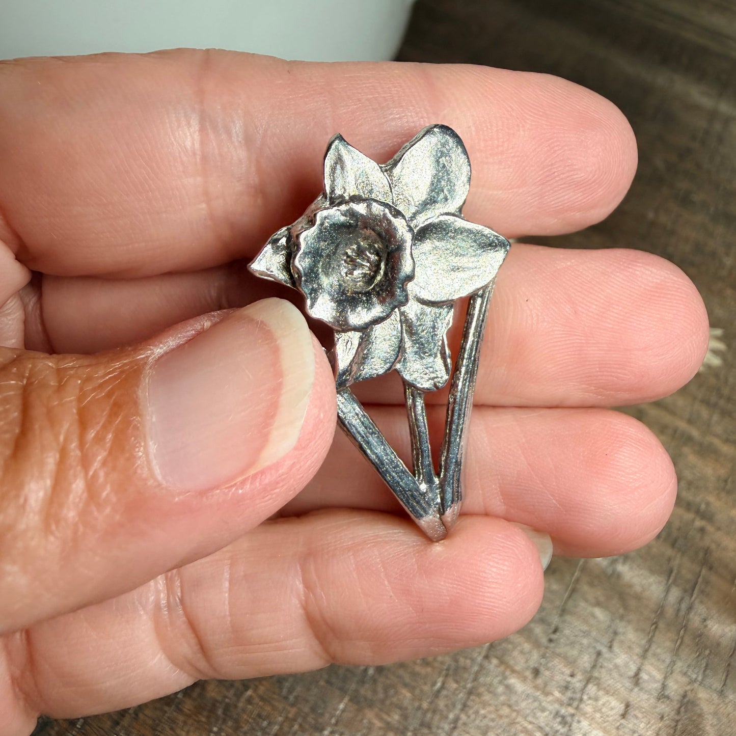 Welsh Daffodil Lapel Pin in Pewter