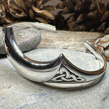 Load image into Gallery viewer, Lucina Moon Bracelet
