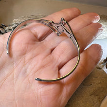 Load image into Gallery viewer, Ireland Claddagh Cuff Bracelet
