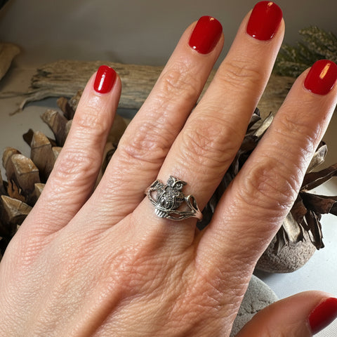 Load image into Gallery viewer, Hollie Owl Ring in Sterling Silver
