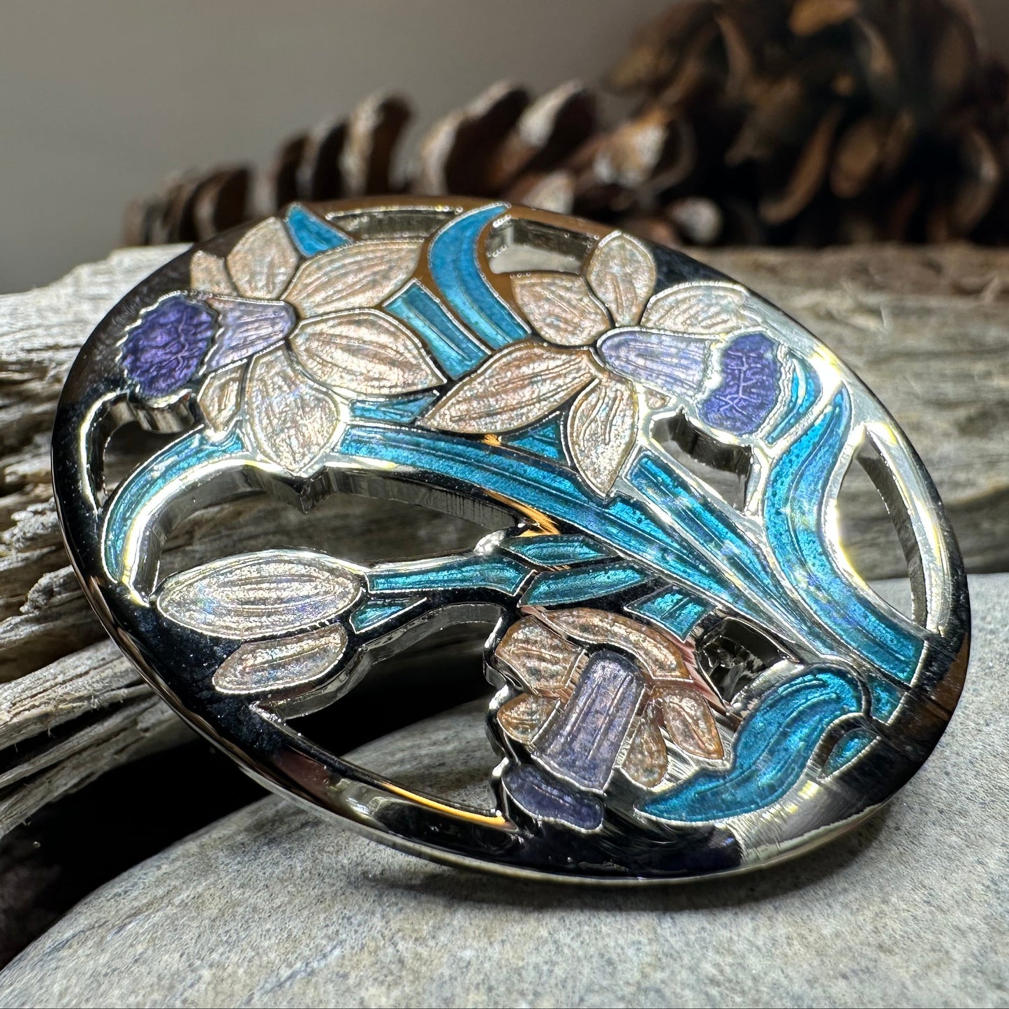 Daffodils of Wales Brooch — view 2