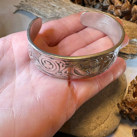 Load image into Gallery viewer, Galway Claddagh Cuff Bracelet for Women
