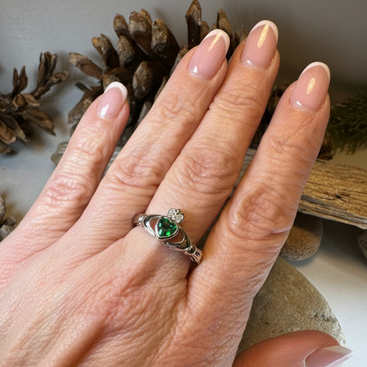 Emerald Meadow Irish Claddagh Ring