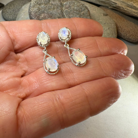 Load image into Gallery viewer, Harlow Moonstone Earrings
