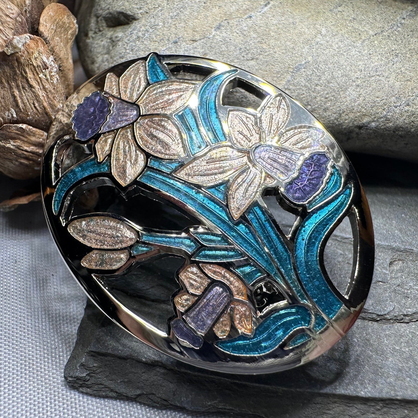 Daffodils of Wales Brooch — view 10