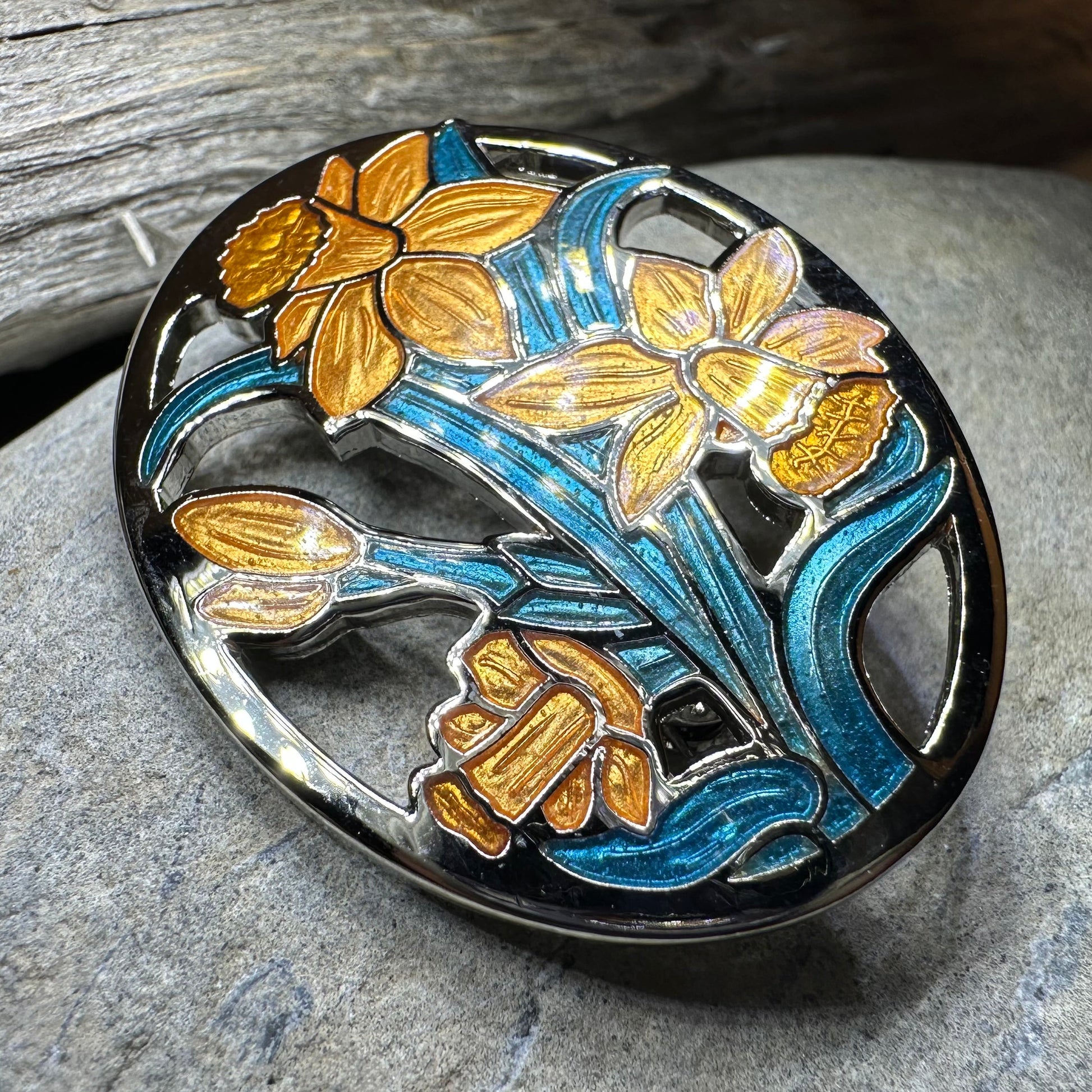 Daffodils of Wales Brooch — view 6