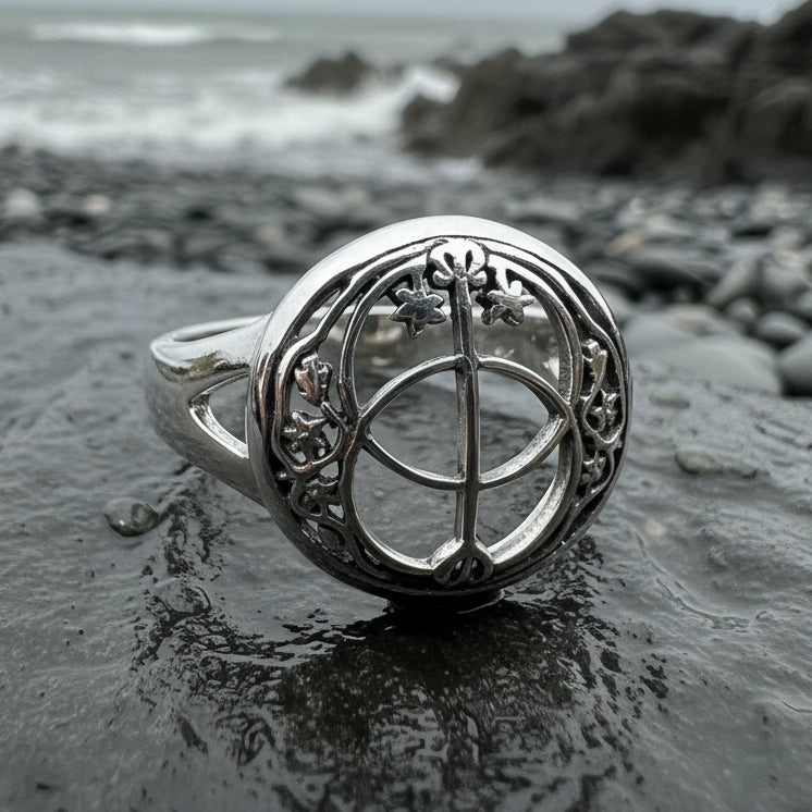 Chalice Well Ring in Sterling Silver