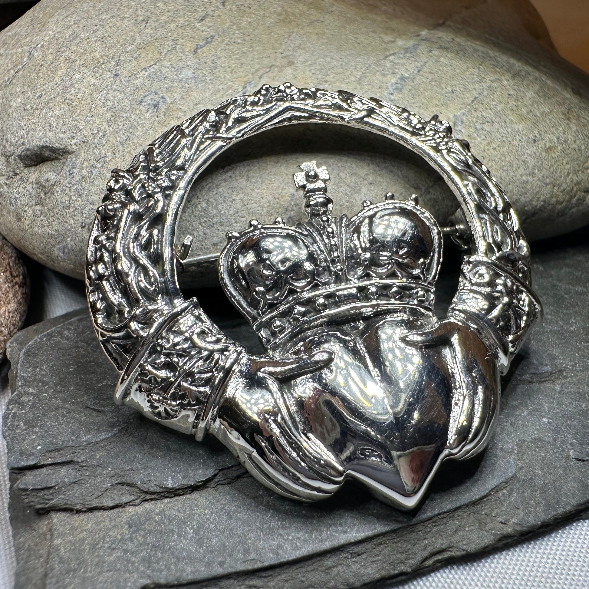 Victorian Irish Claddagh Brooch in Sterling Silver — view 10