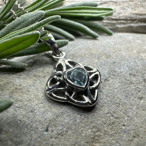 Load image into Gallery viewer, Ashley Celtic Knot Necklace
