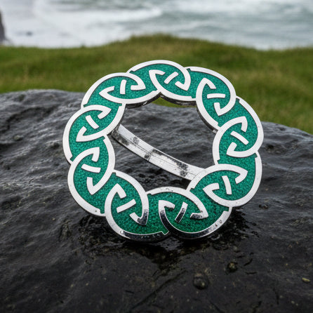 Enamel Green Celtic Knot Scarf Ring